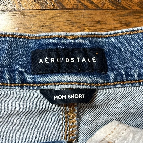 Aeropostale Mom Short, Classic Denim Distressed Women Shorts, w/Pockets, Size 6 - Picture 6 of 8